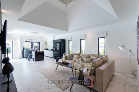 3 Bed 3 Bath 185 SQ,M Mali Bua Villa Leelawadee Essence
