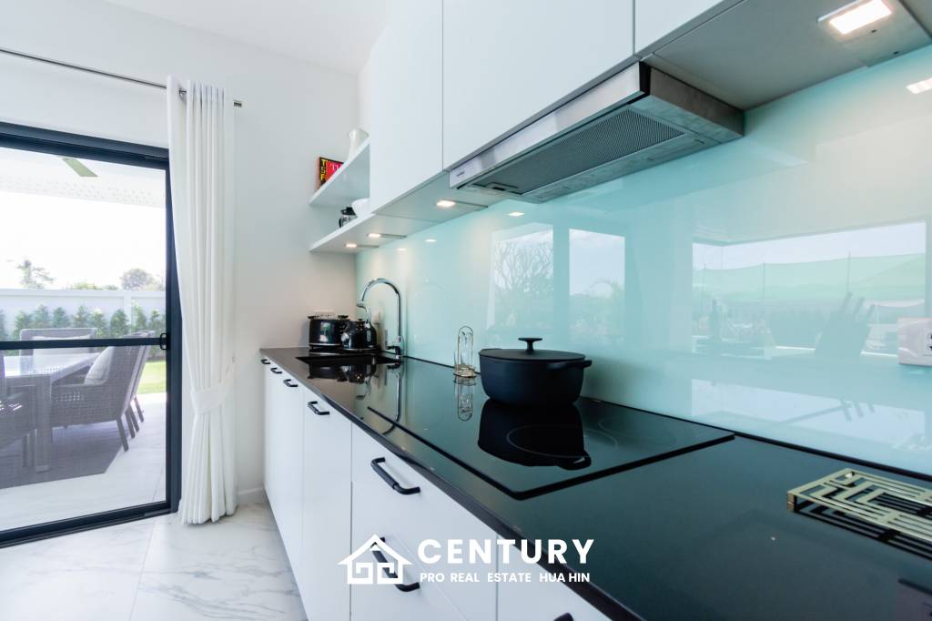 Modern 185 sqm pool villa in Mali Bua Hua Hin