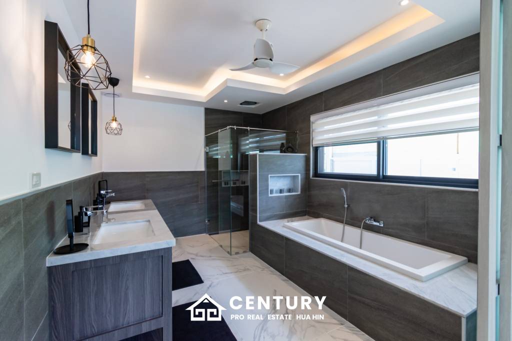 Modern 185 sqm pool villa in Mali Bua Hua Hin