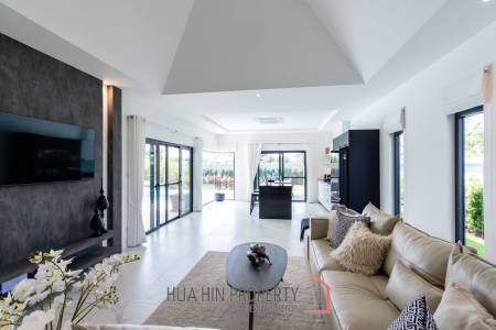 3 Bed 3 Bath 185 SQ,M Mali Bua Villa Leelawadee Essence