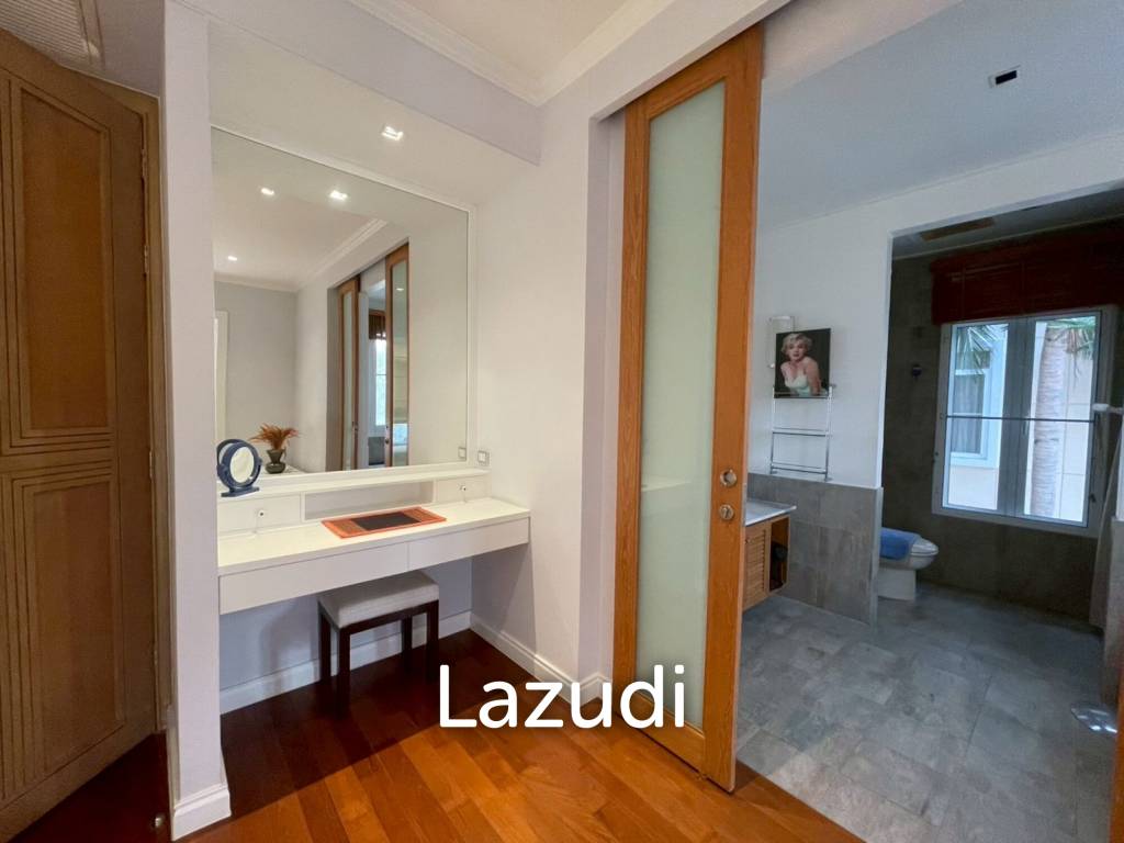 Blue Lagoon: Large 2 Bed Luxury Condo with Hotel Facilities