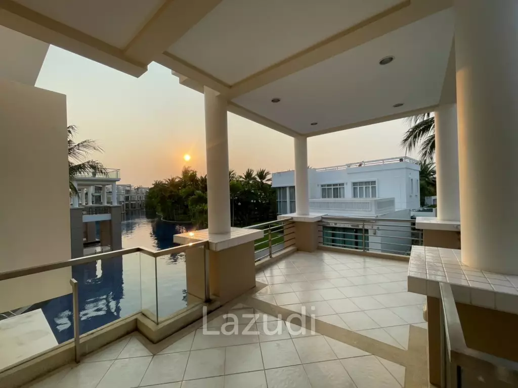 Blue Lagoon: Large 2 Bed Luxury Condo with Hotel Facilities