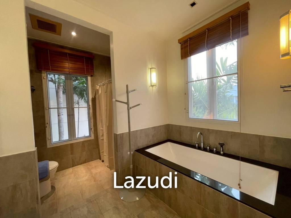 Blue Lagoon: Large 2 Bed Luxury Condo with Hotel Facilities