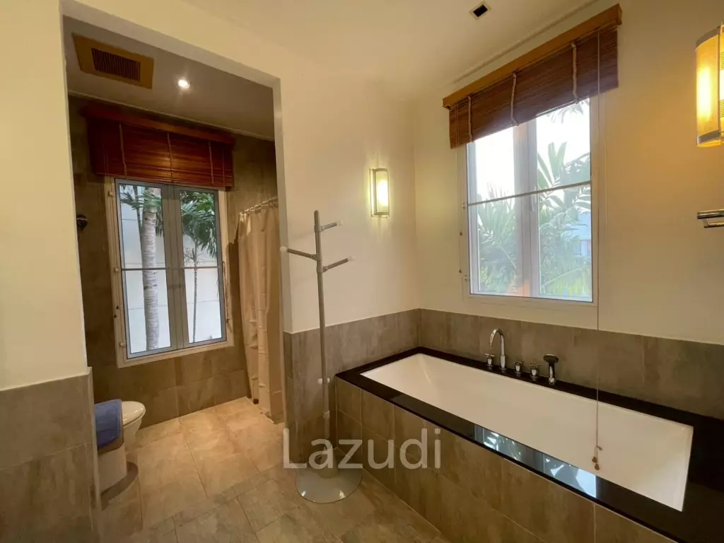 Blue Lagoon: Large 2 Bed Luxury Condo with Hotel Facilities