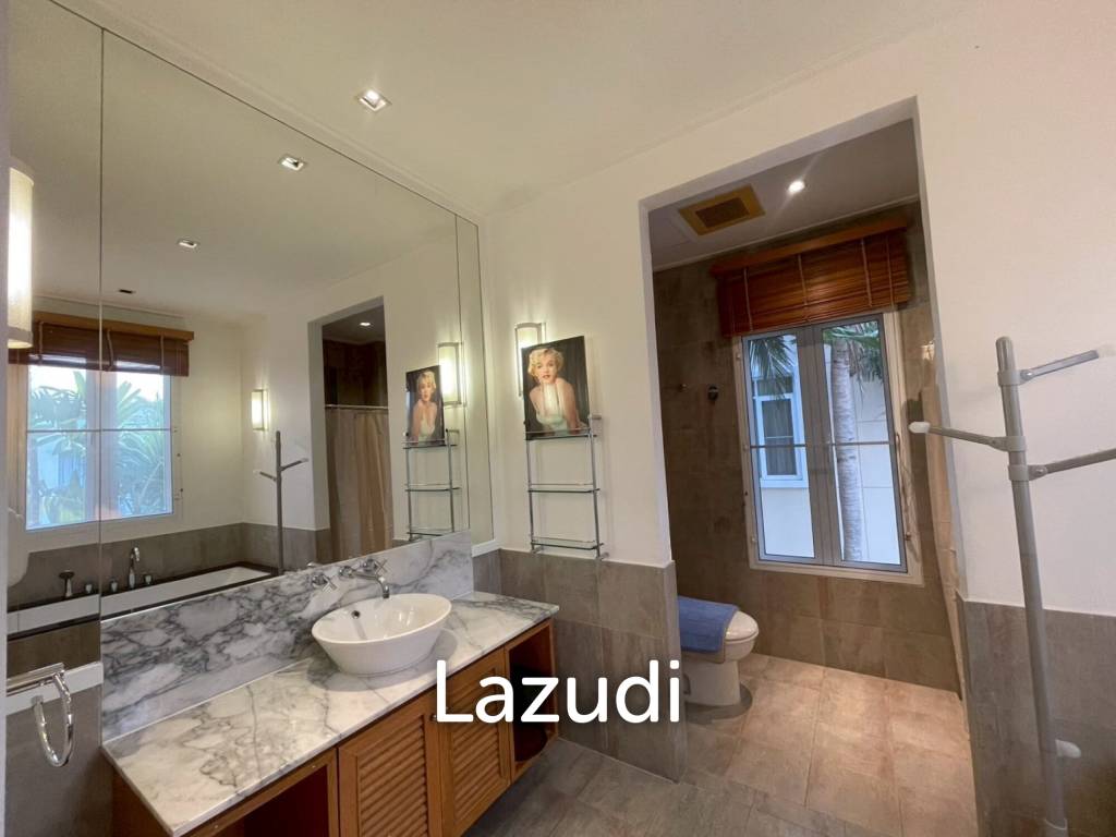 Blue Lagoon: Large 2 Bed Luxury Condo with Hotel Facilities
