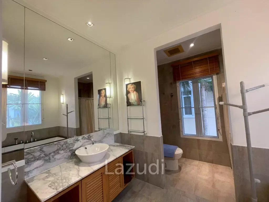 Blue Lagoon: Large 2 Bed Luxury Condo with Hotel Facilities
