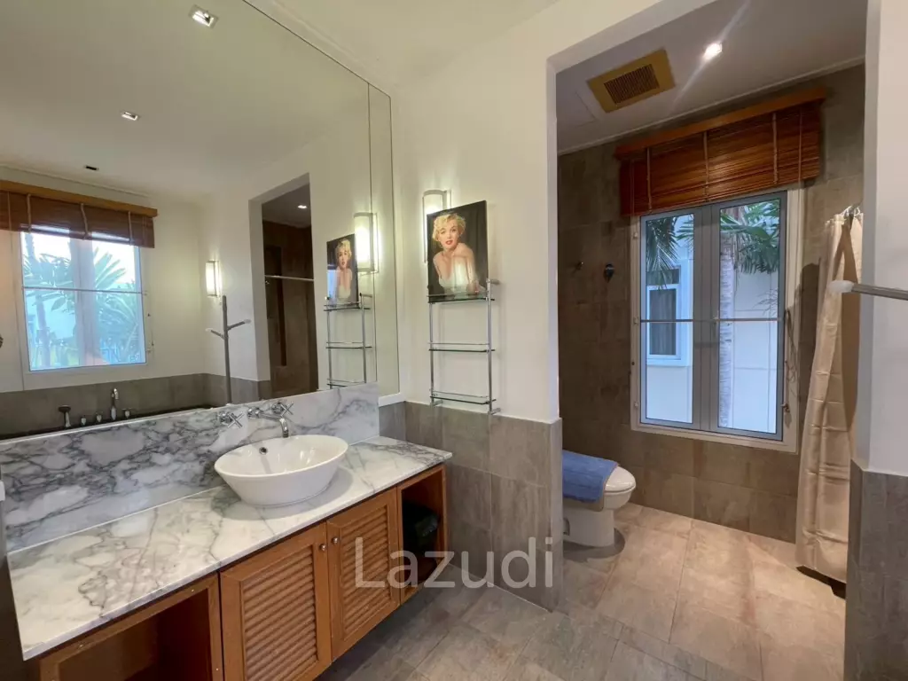 Blue Lagoon: Large 2 Bed Luxury Condo with Hotel Facilities