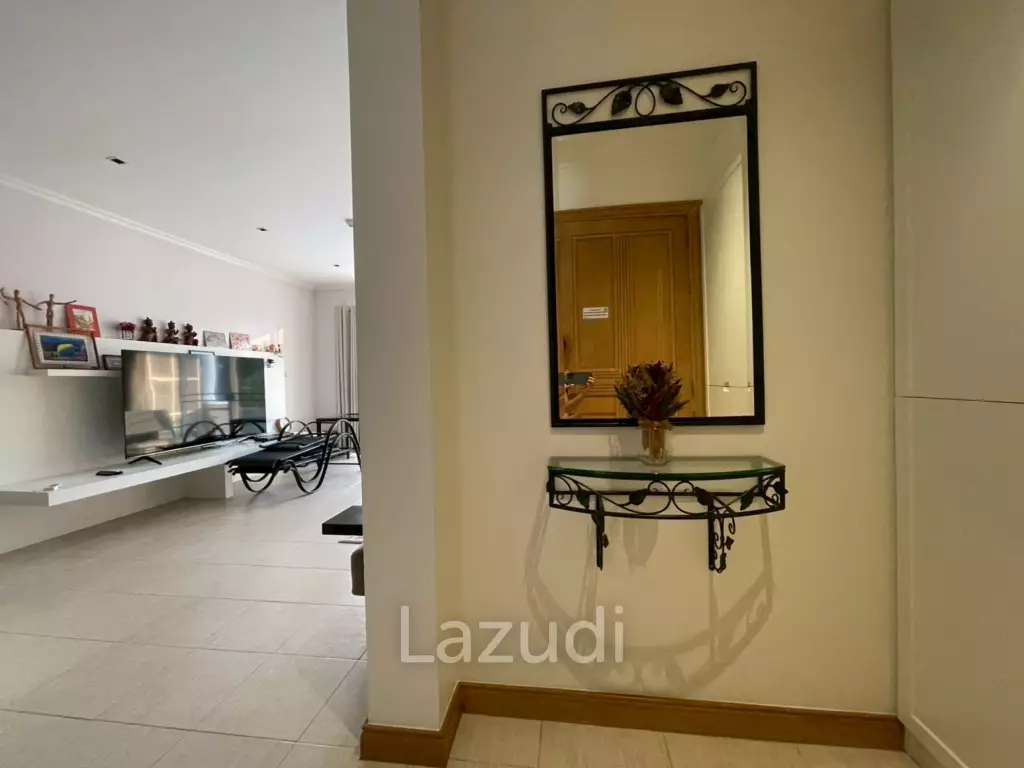 Blue Lagoon: Large 2 Bed Luxury Condo with Hotel Facilities