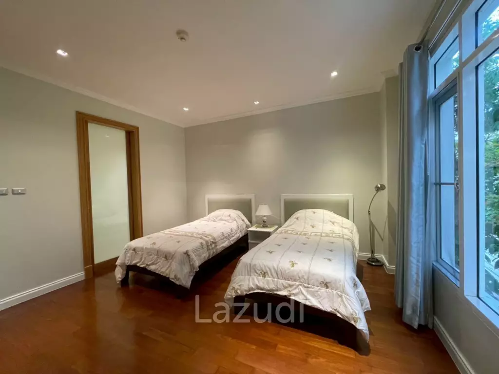 Blue Lagoon: Large 2 Bed Luxury Condo with Hotel Facilities