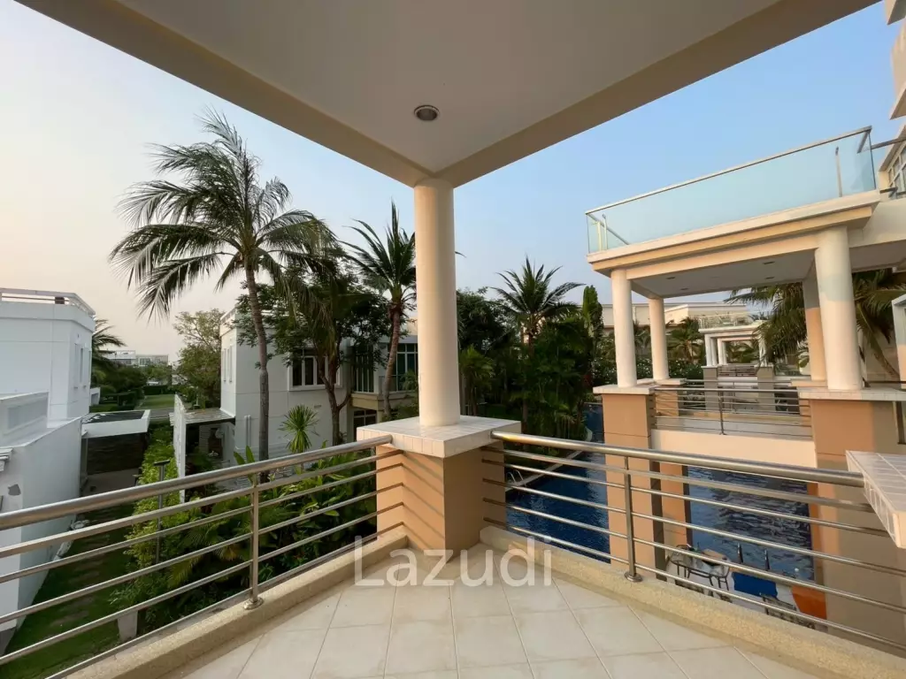 Blue Lagoon: Large 2 Bed Luxury Condo with Hotel Facilities