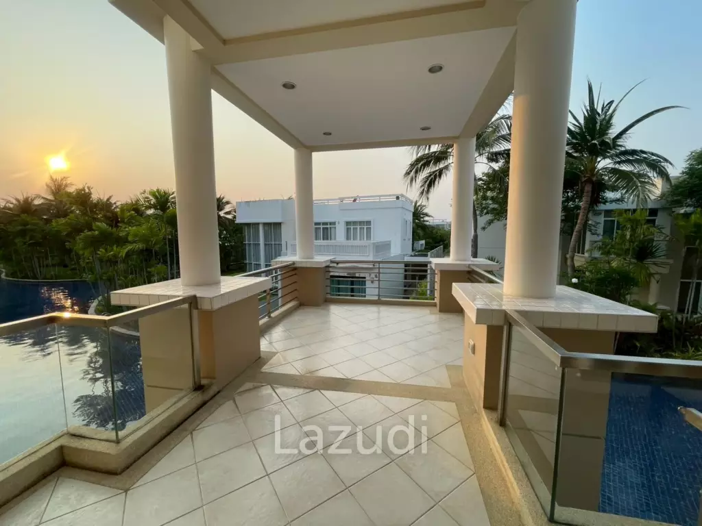 Blue Lagoon: Large 2 Bed Luxury Condo with Hotel Facilities