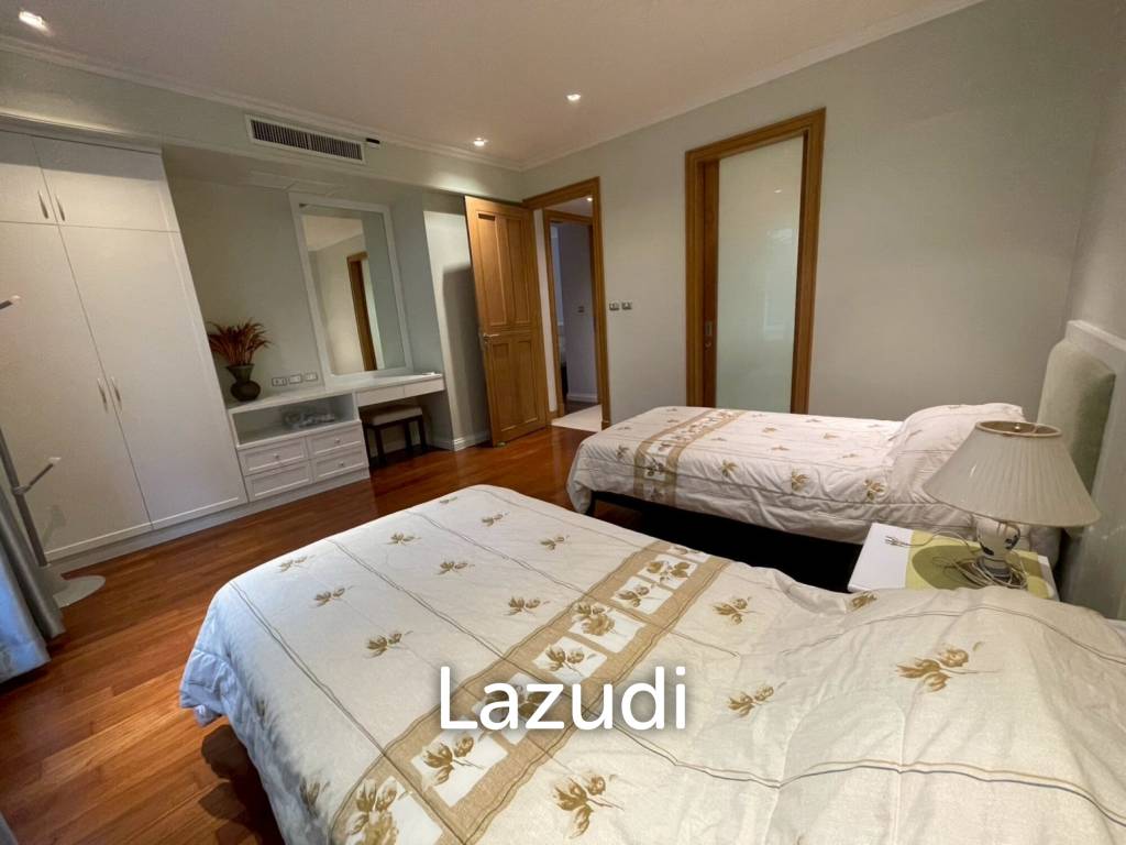 Blue Lagoon: Large 2 Bed Luxury Condo with Hotel Facilities