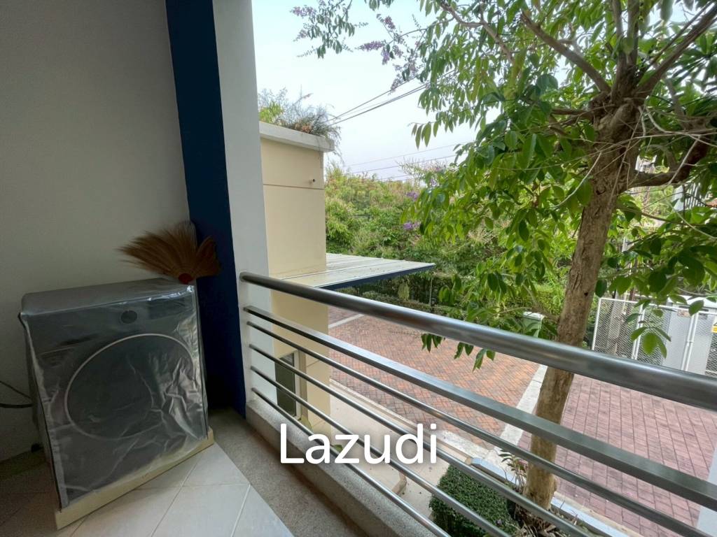 Blue Lagoon: Large 2 Bed Luxury Condo with Hotel Facilities