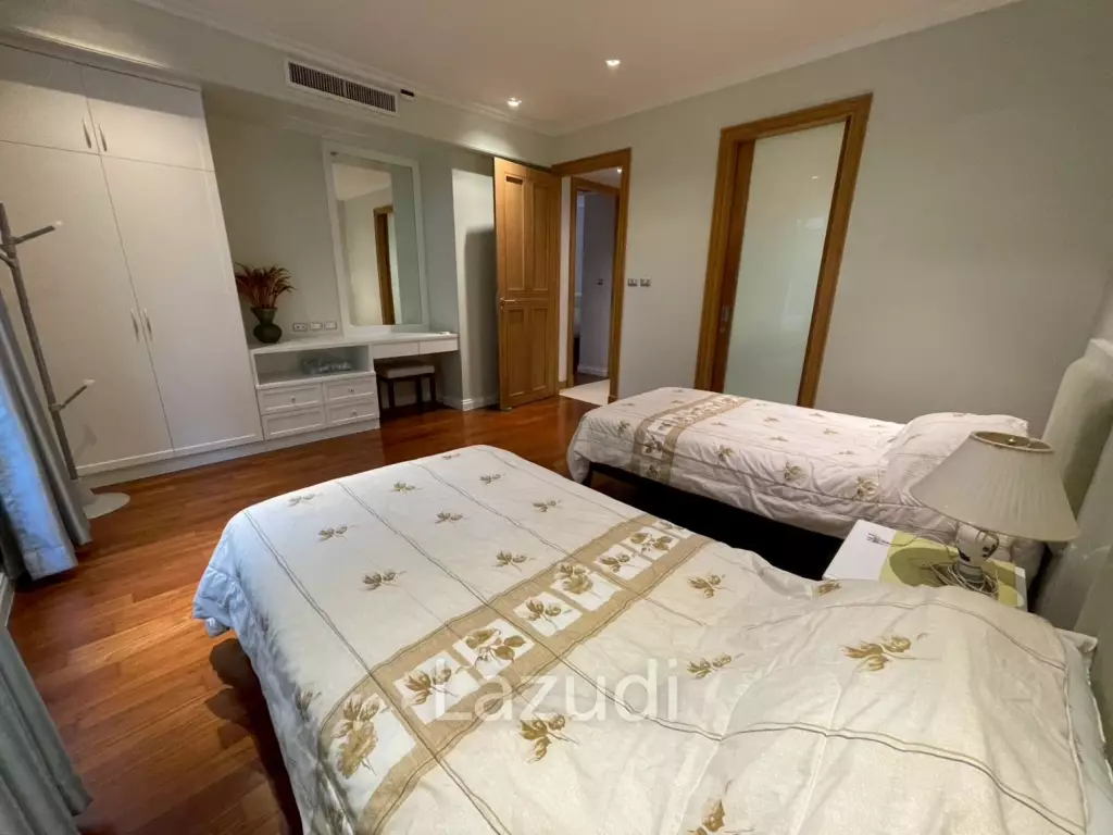 Blue Lagoon: Large 2 Bed Luxury Condo with Hotel Facilities
