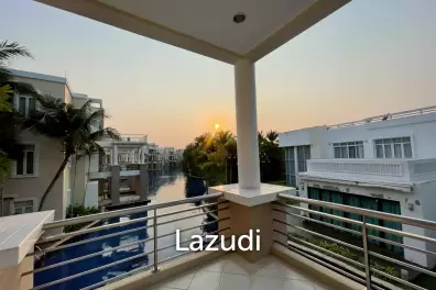 Blue Lagoon: Large 2 Bed Luxury Condo with Hotel Facilities