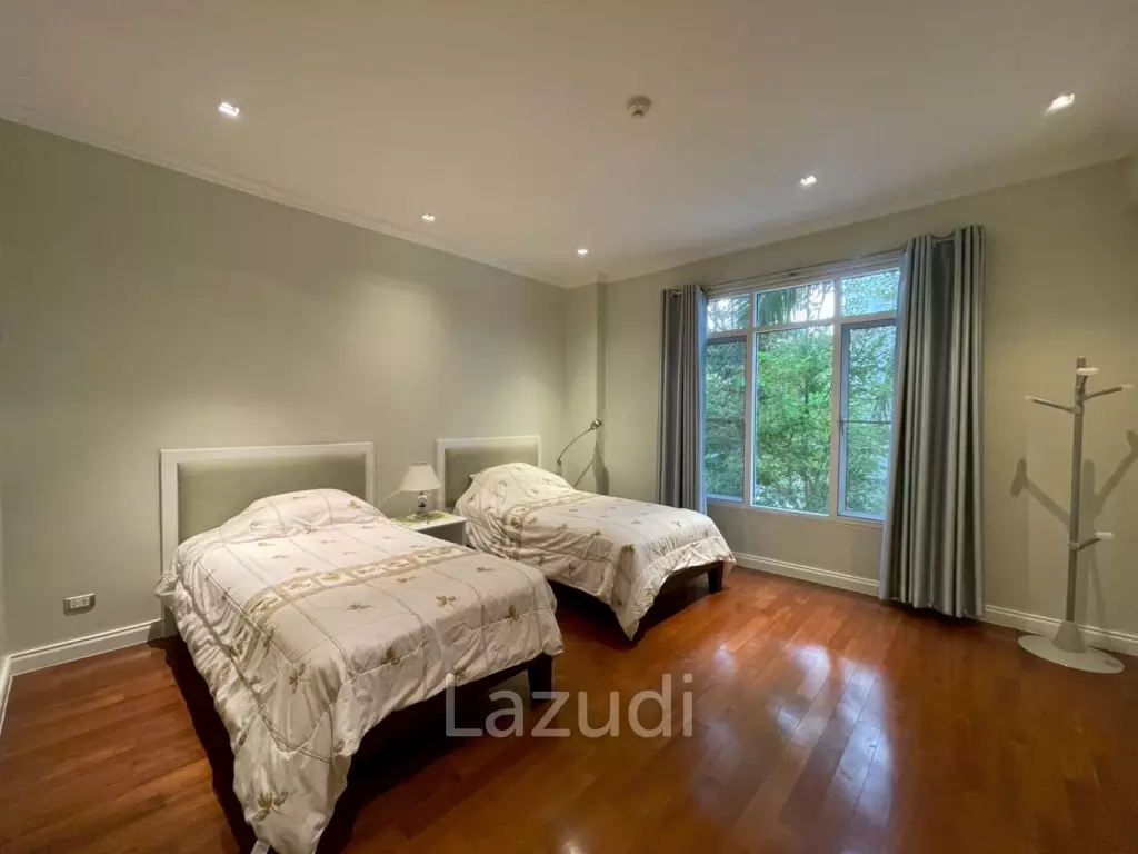 Blue Lagoon: Large 2 Bed Luxury Condo with Hotel Facilities