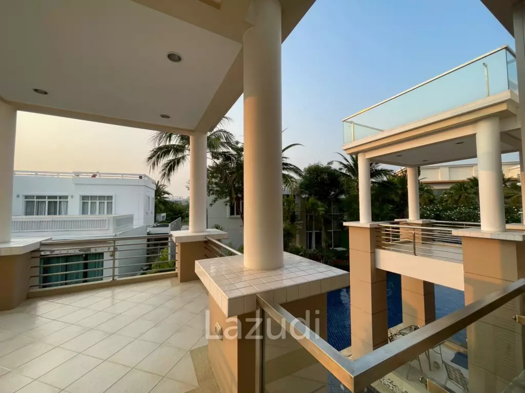 Blue Lagoon: Large 2 Bed Luxury Condo with Hotel Facilities