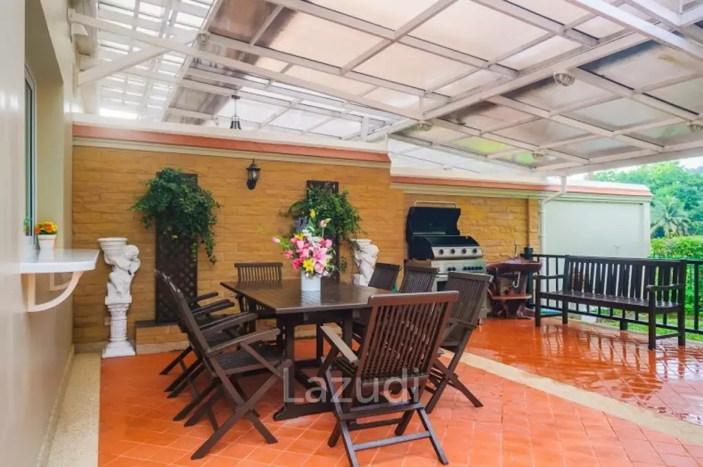 Beachfront 4 Bedroom Pool Villa At Laguna