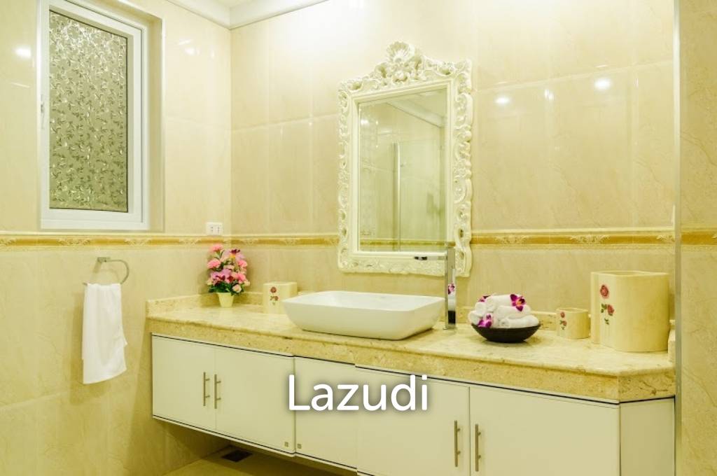 Beachfront 4 Bedroom Pool Villa At Laguna
