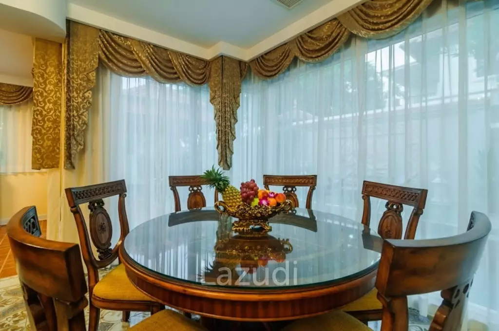 Beachfront 4 Bedroom Pool Villa At Laguna