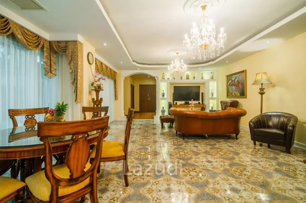 Beachfront 4 Bedroom Pool Villa At Laguna