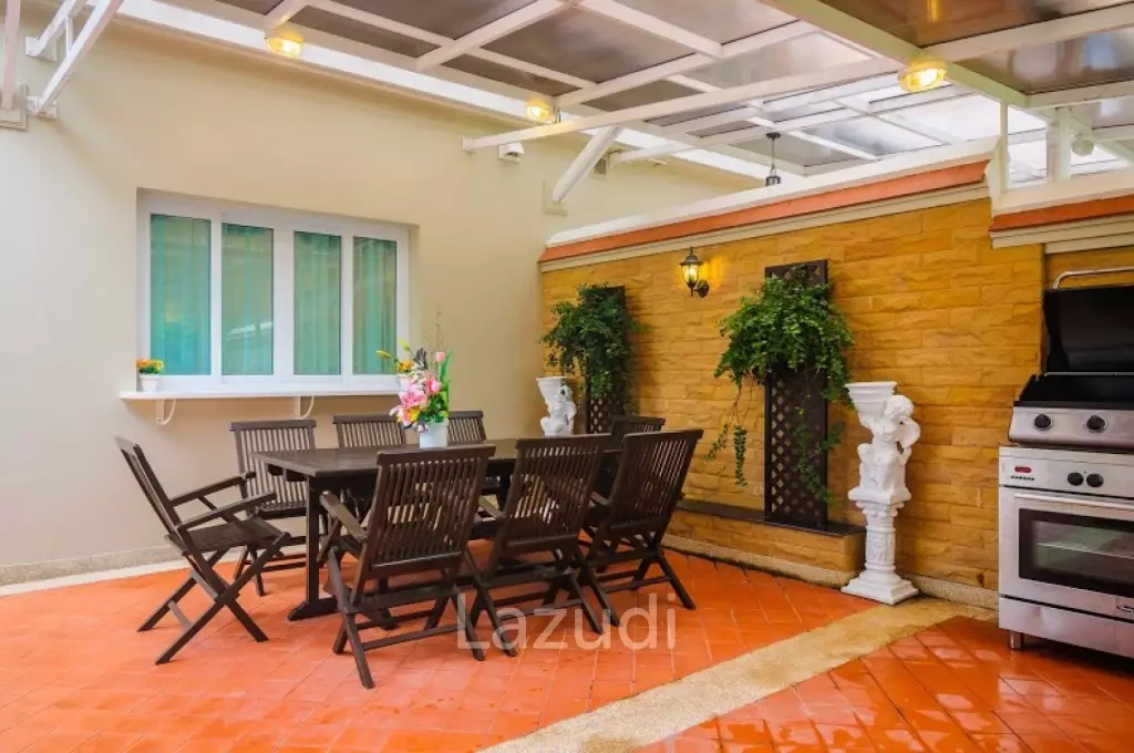 Beachfront 4 Bedroom Pool Villa At Laguna