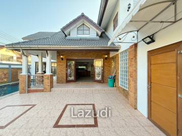 5 Bedrooms 4 Bathrooms 200 SQ.M. Central Park 5