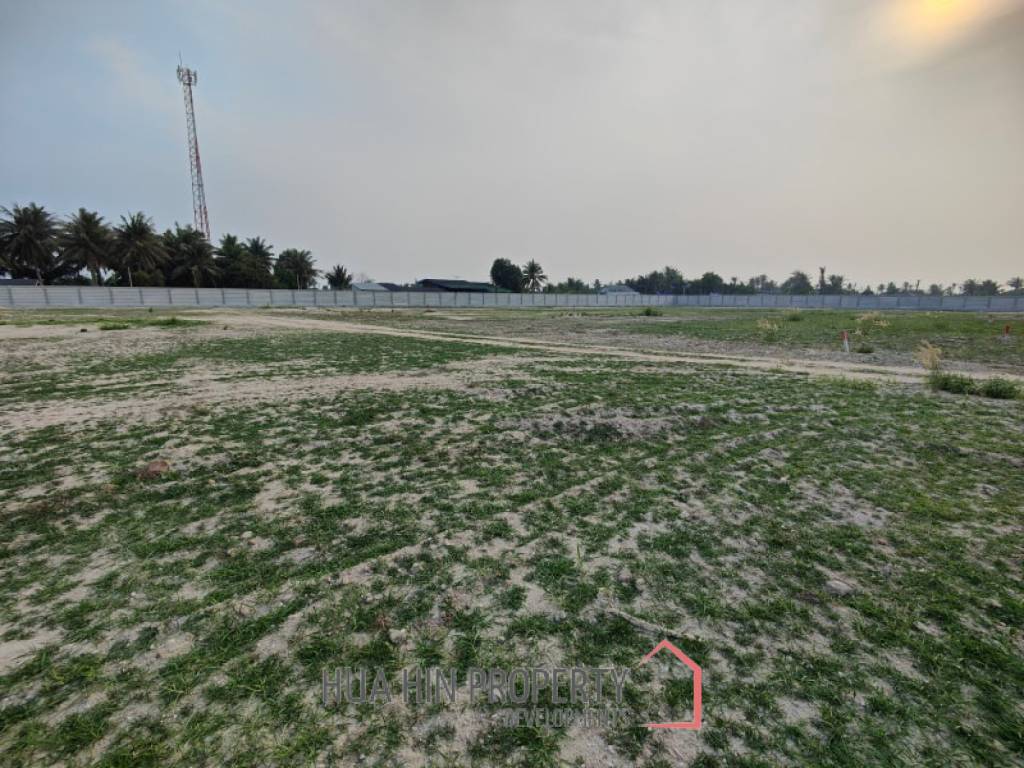 200 SQWA of Subdivided Home Development Plots Near Black Mountain Golf