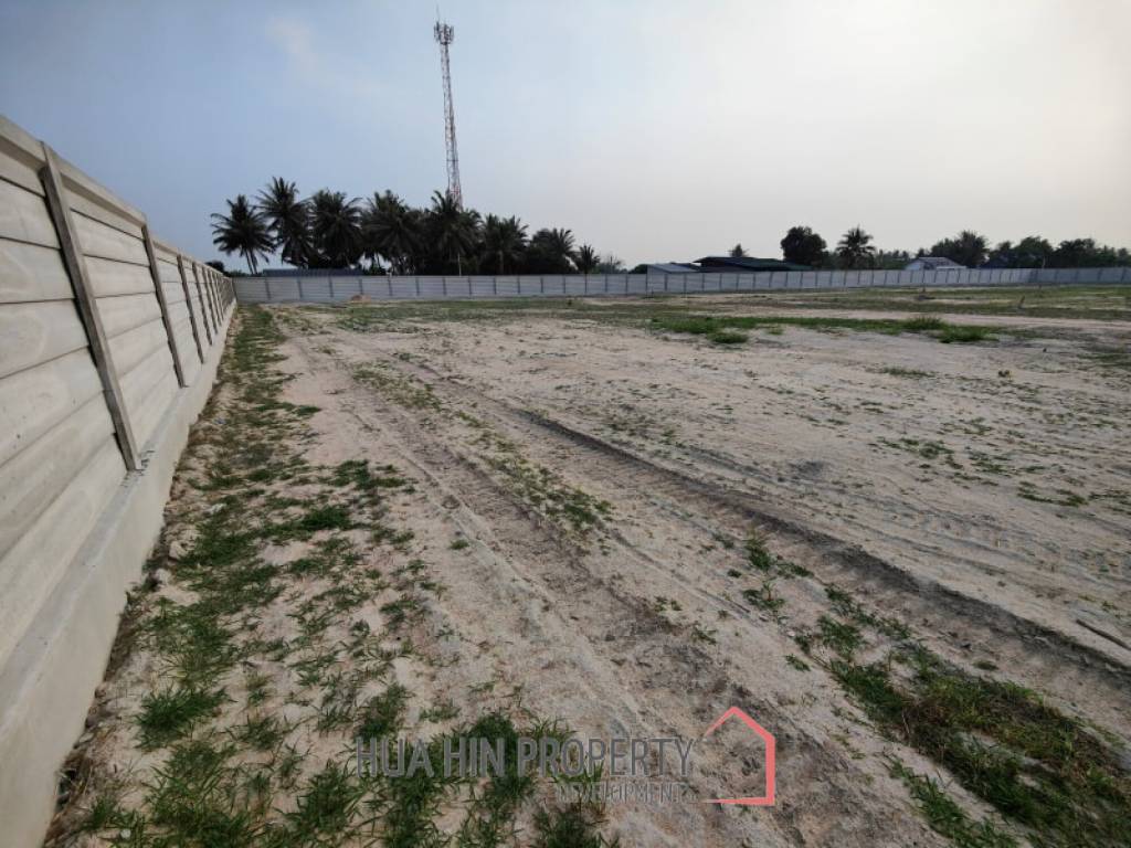 200 SQWA of Subdivided Home Development Plots Near Black Mountain Golf