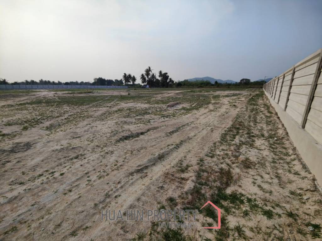200 SQWA Freehold Land for Sale Near Black Mountain Golf