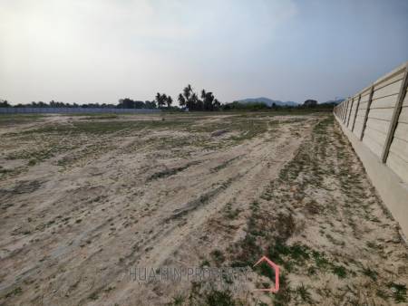 200 SQWA Freehold Land for Sale Near Black Mountain Golf