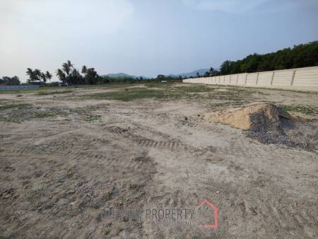 200 SQWA Freehold Land for Sale Near Black Mountain Golf