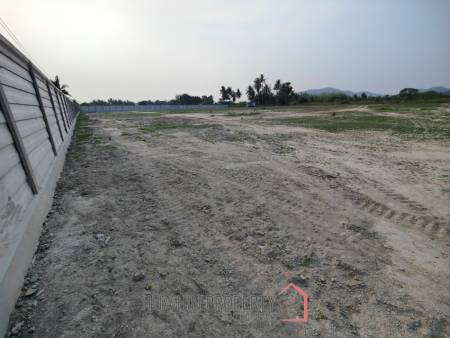 200 SQWA Freehold Land for Sale Near Black Mountain Golf
