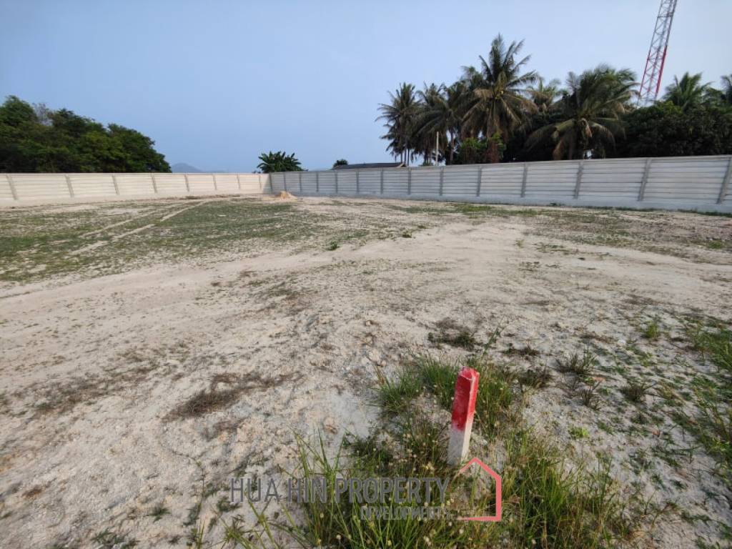 200 SQWA Freehold Land for Sale Near Black Mountain Golf