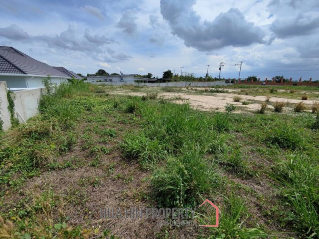 Prime Freehold Land 1-3-35 Rai Semi-Corner Plot with Mountain Views in Hua Hin