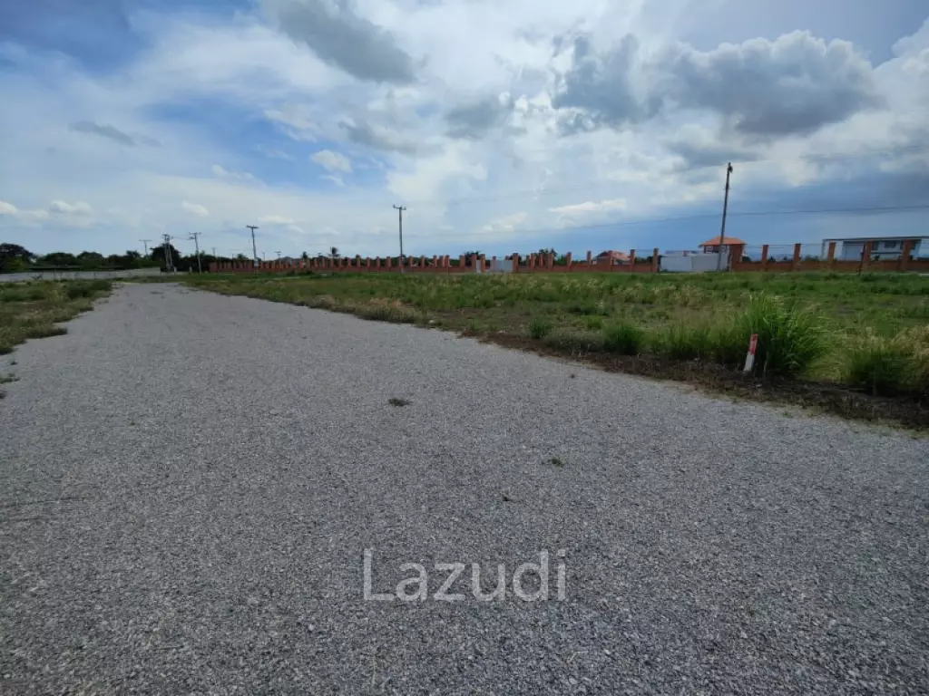 Scenic Freehold Corner Plot 1-0-78.9 Rai Near Black Mountain Golf