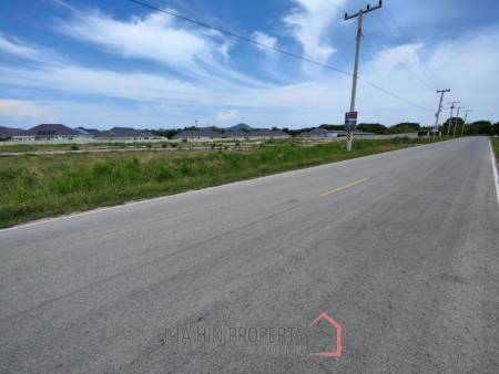 Scenic Freehold Corner Plot 1-0-78.9 Rai Near Black Mountain Golf