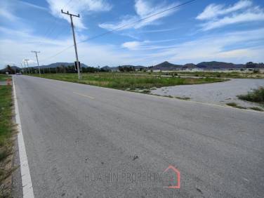 Scenic Freehold Corner Plot 1-0-78.9 Rai Near Black Mountain Golf