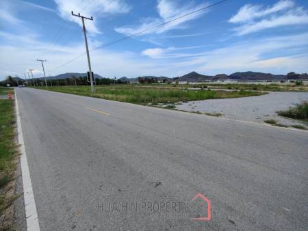 Scenic Freehold Corner Plot 1-0-78.9 Rai Near Black Mountain Golf