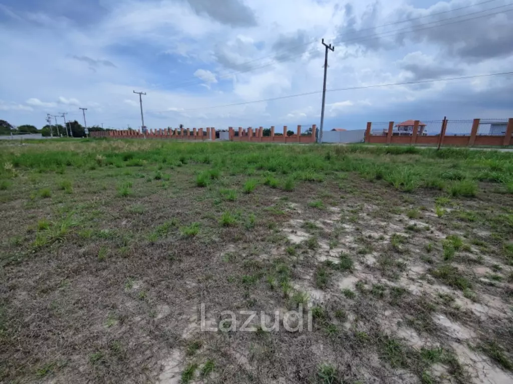 Scenic Freehold Corner Plot 1-0-78.9 Rai Near Black Mountain Golf