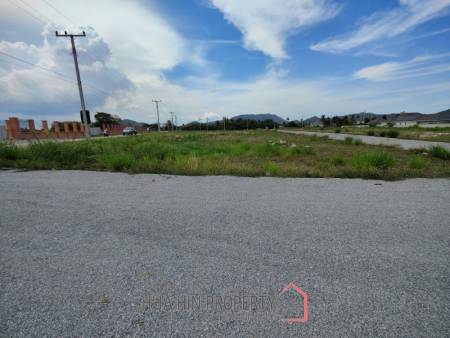 Scenic Freehold Corner Plot 1-0-78.9 Rai Near Black Mountain Golf