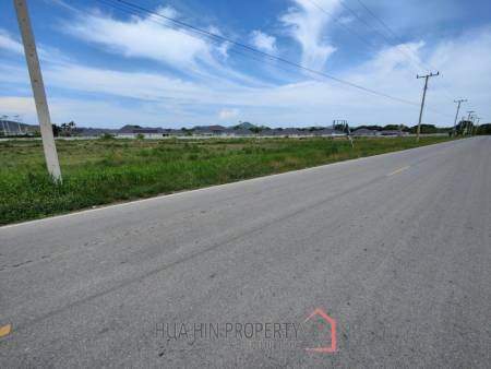 Prime Freehold Land 1-0-30 Rai in Scenic Hin Lek Fai Near Black Mountain Golf