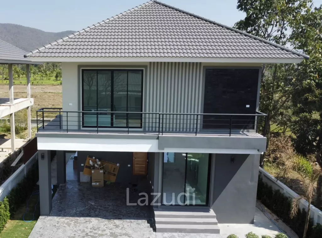 Beautiful new 3 bed 4 bath house with mountain views