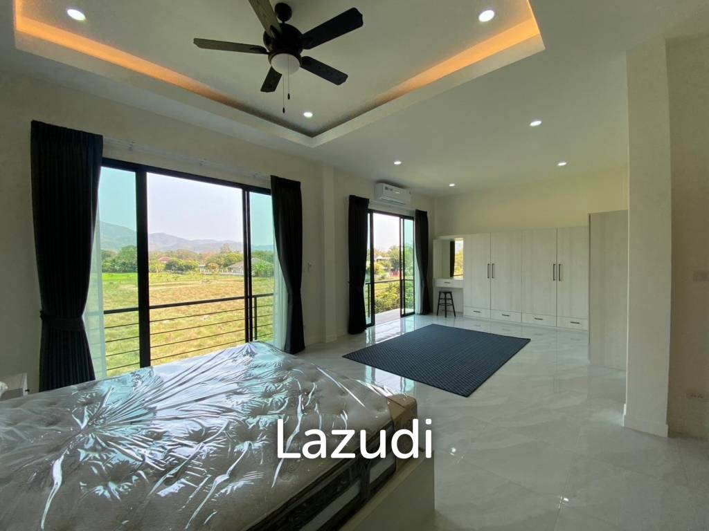 Beautiful new 3 bed 4 bath house with mountain views