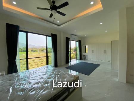 Beautiful new 3 bed 4 bath house with mountain views