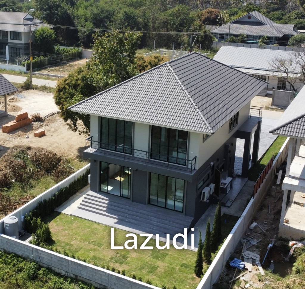 Beautiful new 3 bed 4 bath house with mountain views