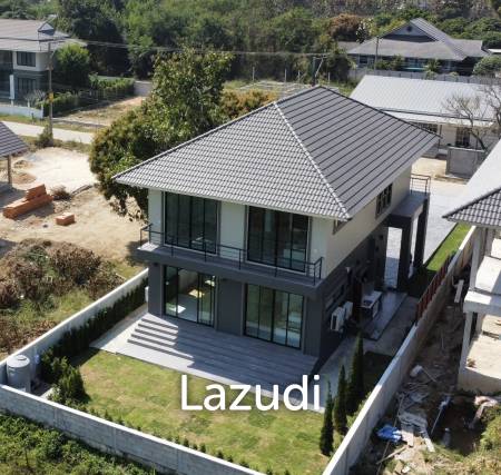 Beautiful new 3 bed 4 bath house with mountain views