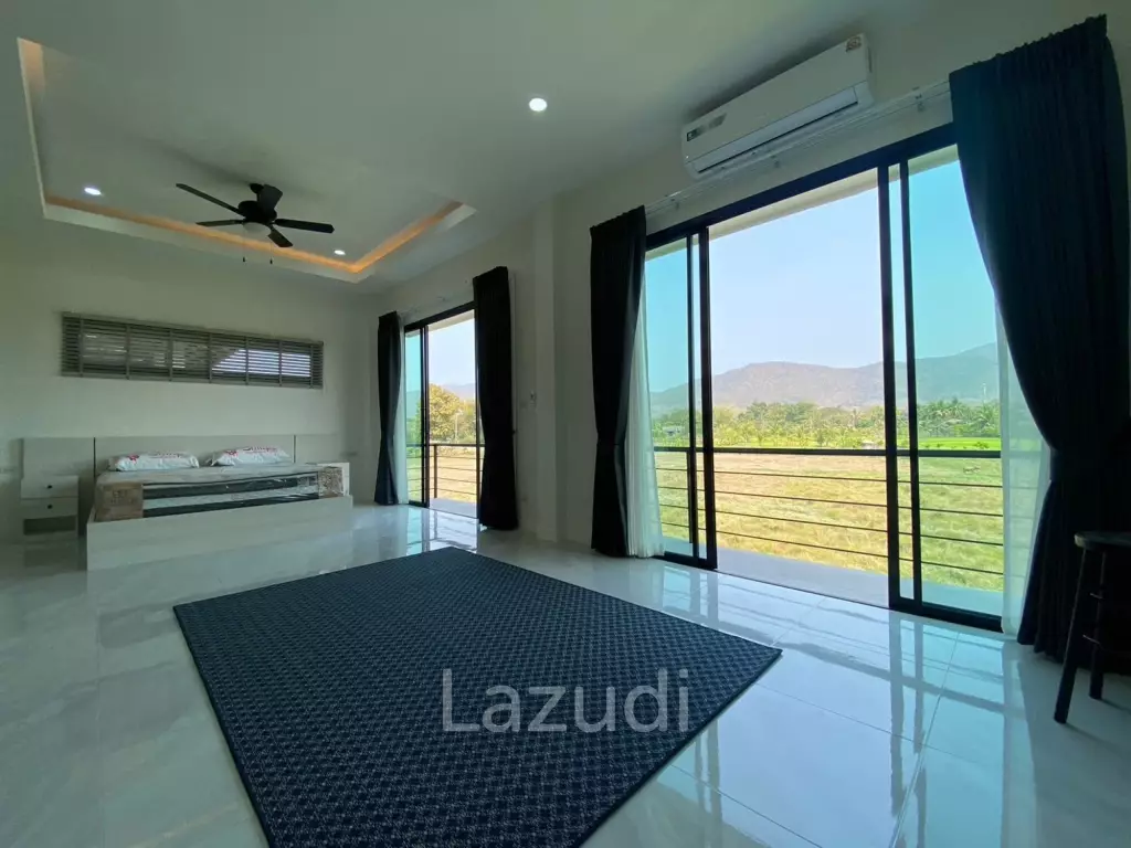 Beautiful new 3 bed 4 bath house with mountain views