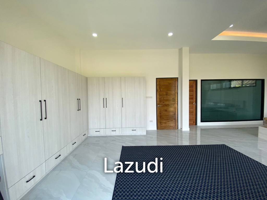 Beautiful new 3 bed 4 bath house with mountain views