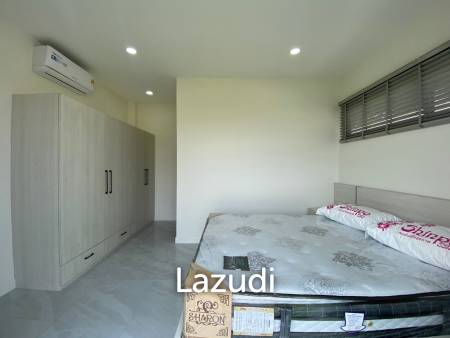 Beautiful new 3 bed 4 bath house with mountain views